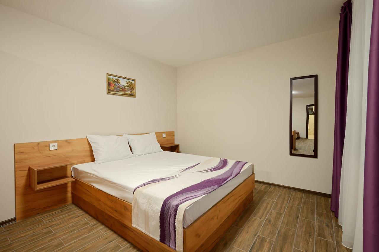 Комплекс Колонада Hotel ฮิซาเรีย ภายนอก รูปภาพ