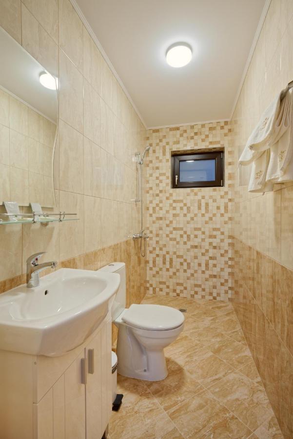 Комплекс Колонада Hotel ฮิซาเรีย ภายนอก รูปภาพ