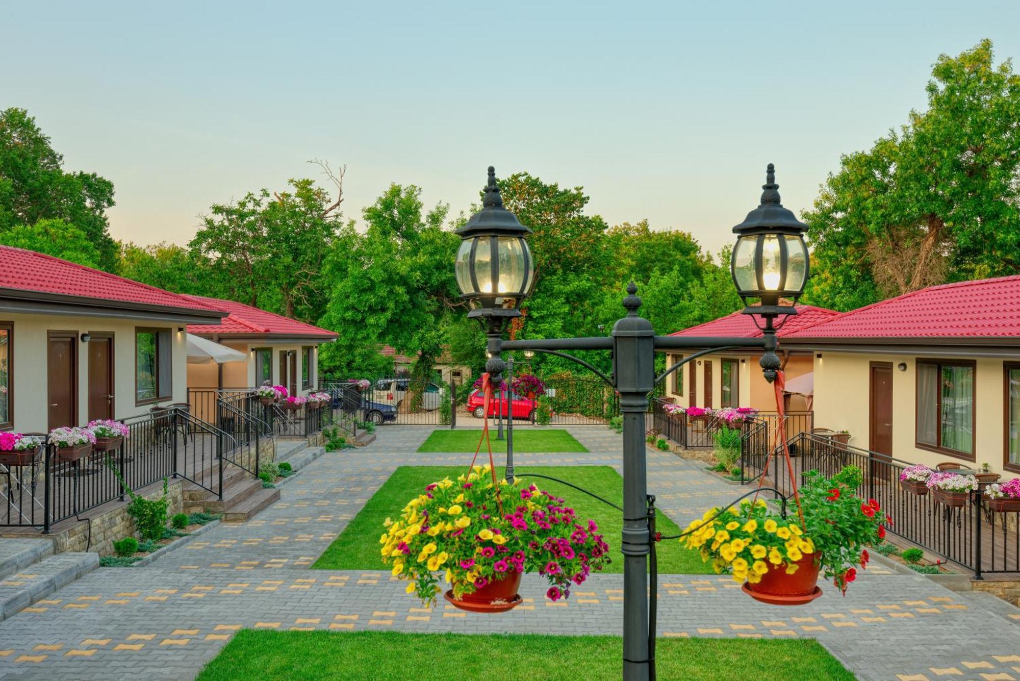 Комплекс Колонада Hotel ฮิซาเรีย ภายนอก รูปภาพ