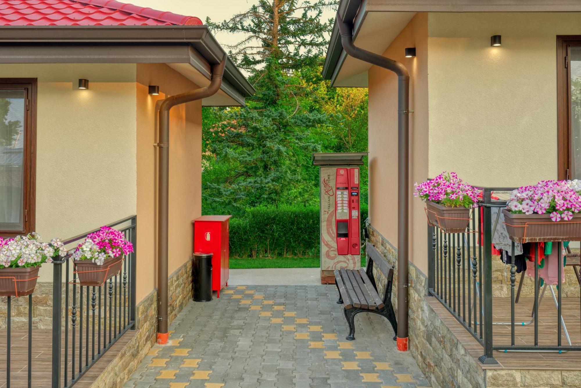 Комплекс Колонада Hotel ฮิซาเรีย ภายนอก รูปภาพ
