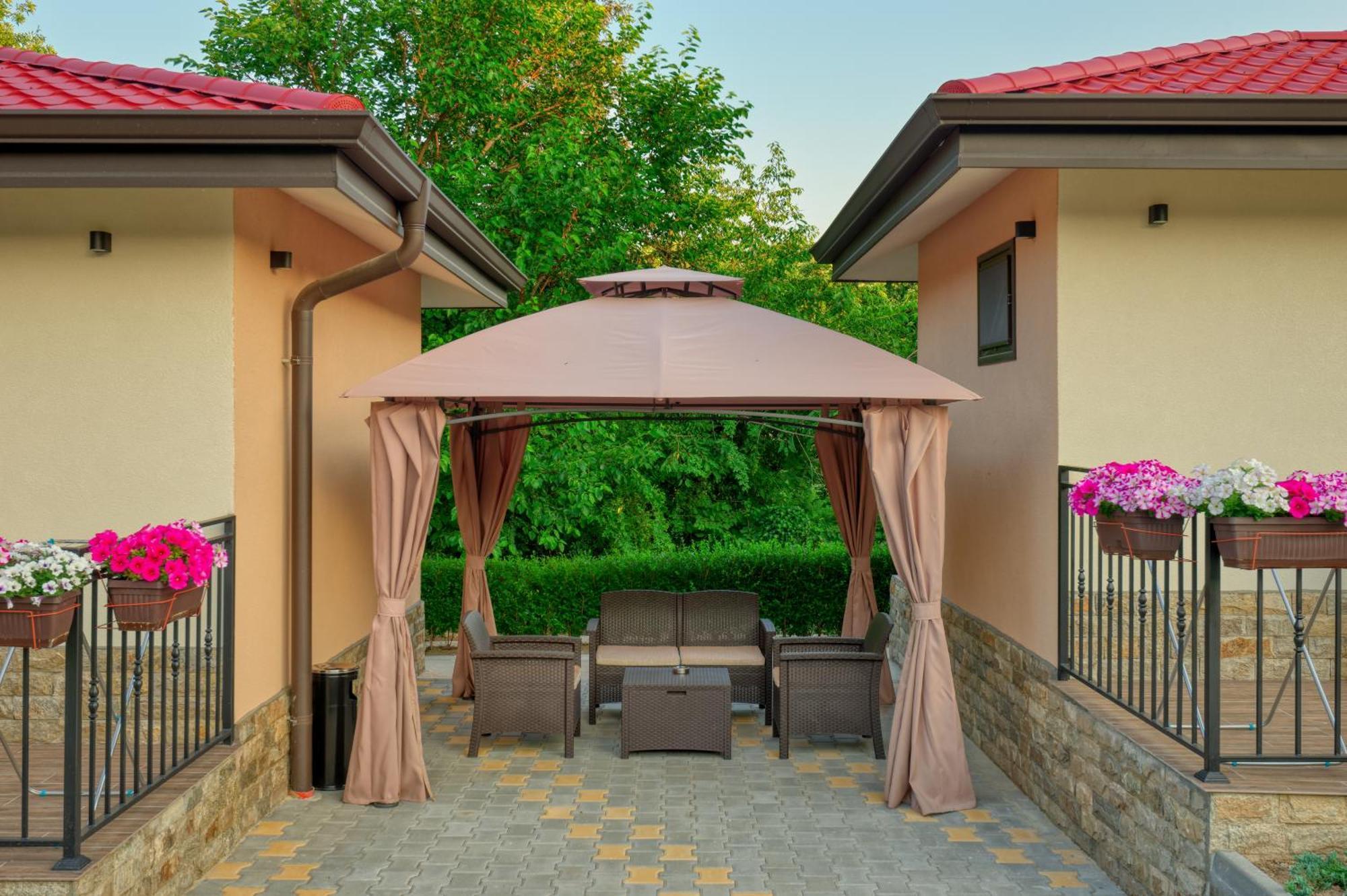 Комплекс Колонада Hotel ฮิซาเรีย ภายนอก รูปภาพ